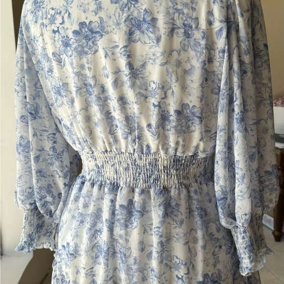 Cute dress - Picture 4 of 6